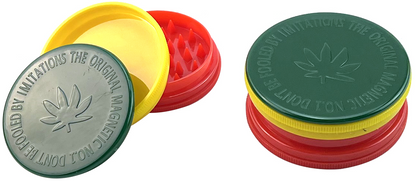 2-in-1 Rasta Grinder & Pipe Set DK7107E